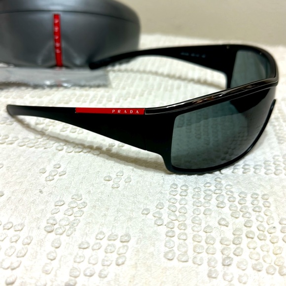 🕶️ PRADA sport sunglasses grey lenses with case - Picture 3 of 5